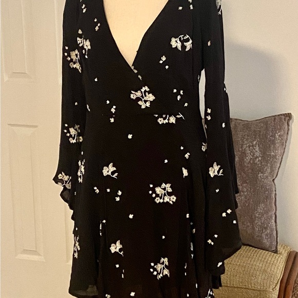 Free people, sexy, feminine dress - Picture 6 of 7